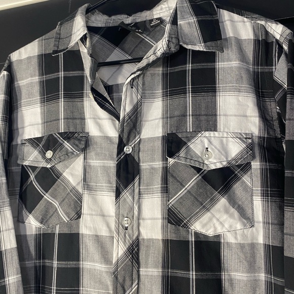 4/$16 Burnside Button Up - Picture 3 of 5